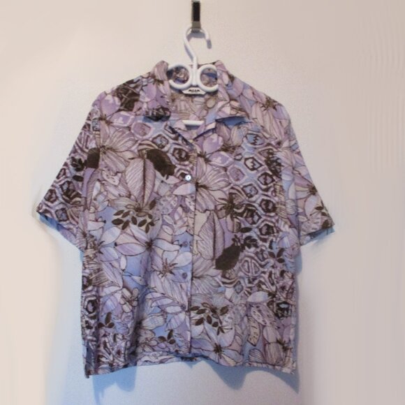 ๐ธ Vintage Floral Crinkle Blouse - Alia Petites ๐ฟ - Picture 1 of 8